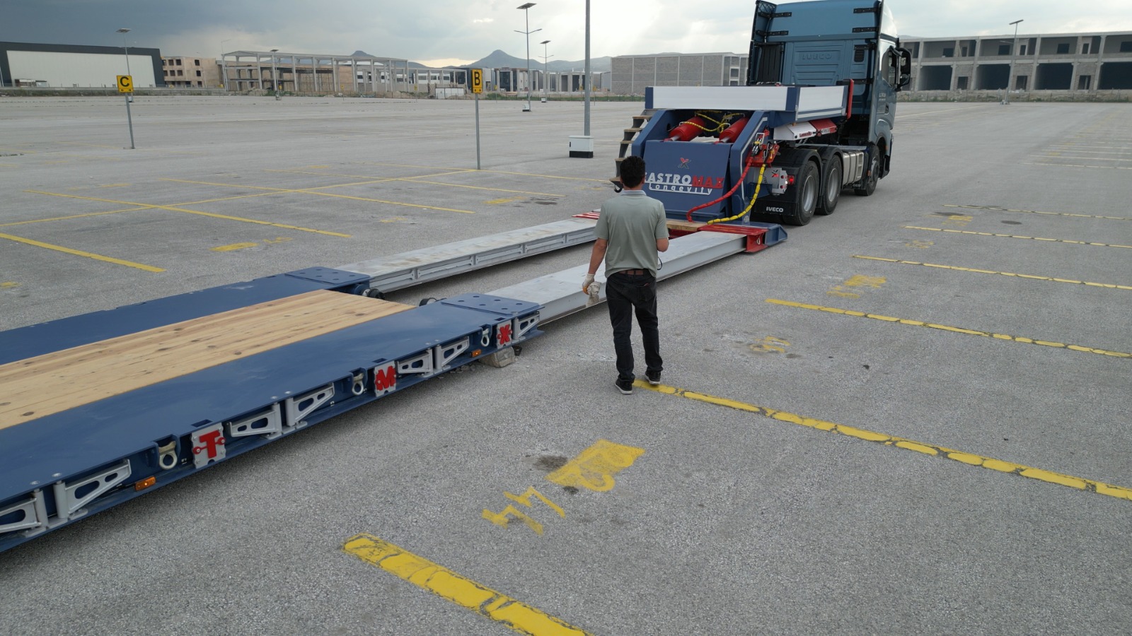 Worldwide freight services